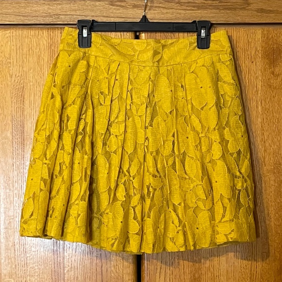 LOFT Dresses & Skirts - Loft Floral Lace Pleated Mini Skirt Mustard Yellow